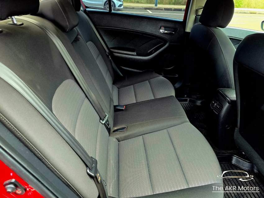 2016 KIA Cerato Forte K3 - 6 - Family Cars  on Aster Vender