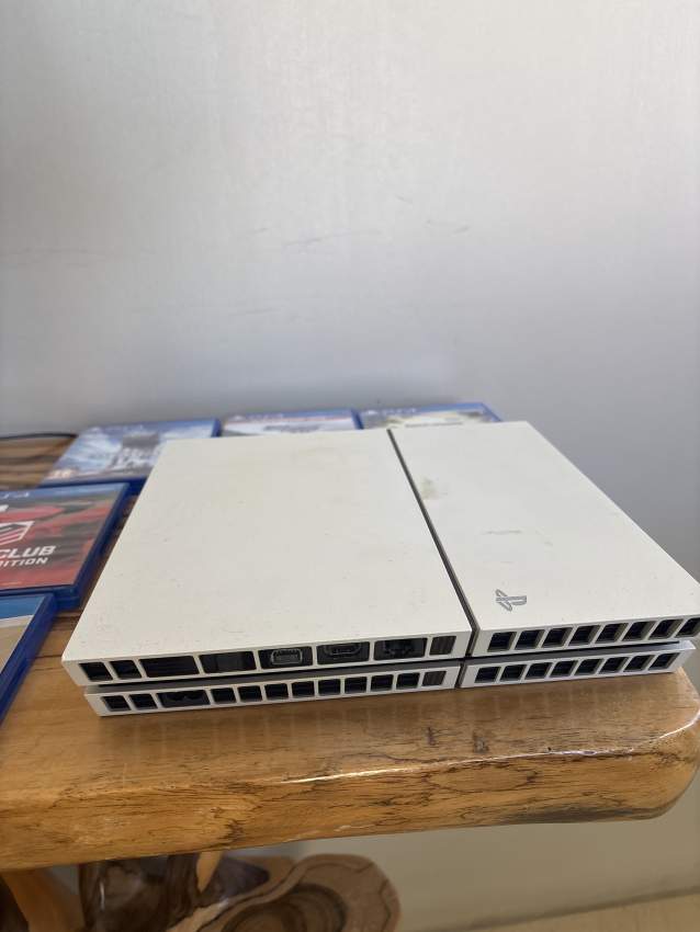 PS4 Standard 500gb limited edition white - 2 - PlayStation 4 (PS4)  on Aster Vender