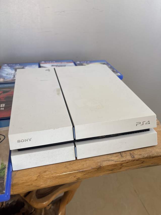 PS4 Standard 500gb limited edition white - 1 - PlayStation 4 (PS4)  on Aster Vender