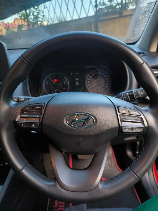 2022 Hyundai Kona Hybrid - 7 - Family Cars  on Aster Vender