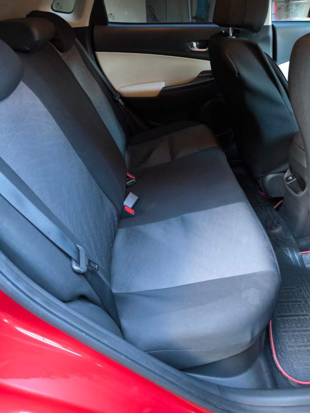 2022 Hyundai Kona Hybrid - 4 - Family Cars  on Aster Vender