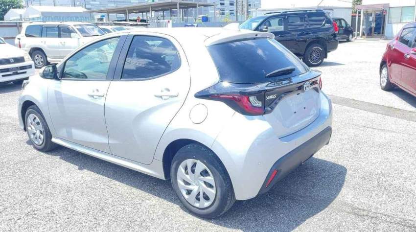 Toyota Yaris X Hybrid 2021 - 3 - Compact cars  on Aster Vender