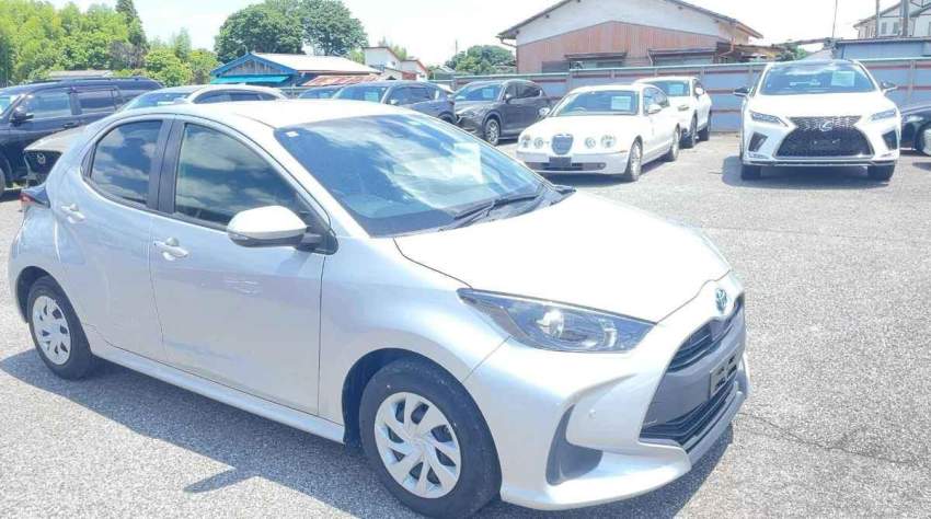 Toyota Yaris X Hybrid 2021 - 1 - Compact cars  on Aster Vender