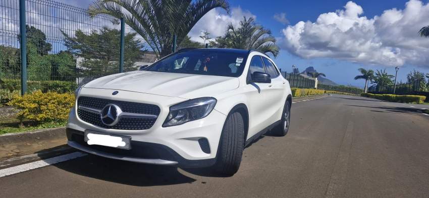 2016 Mercedes-Benz GLA 200 - 1 - Family Cars  on Aster Vender