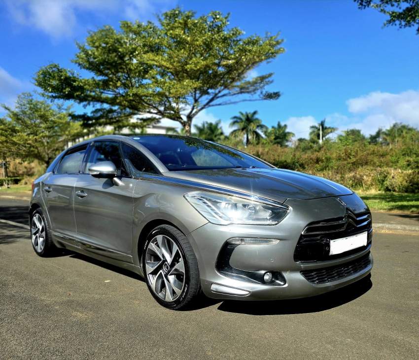 CITROEN DS 5  2014 - 1 - Family Cars  on Aster Vender