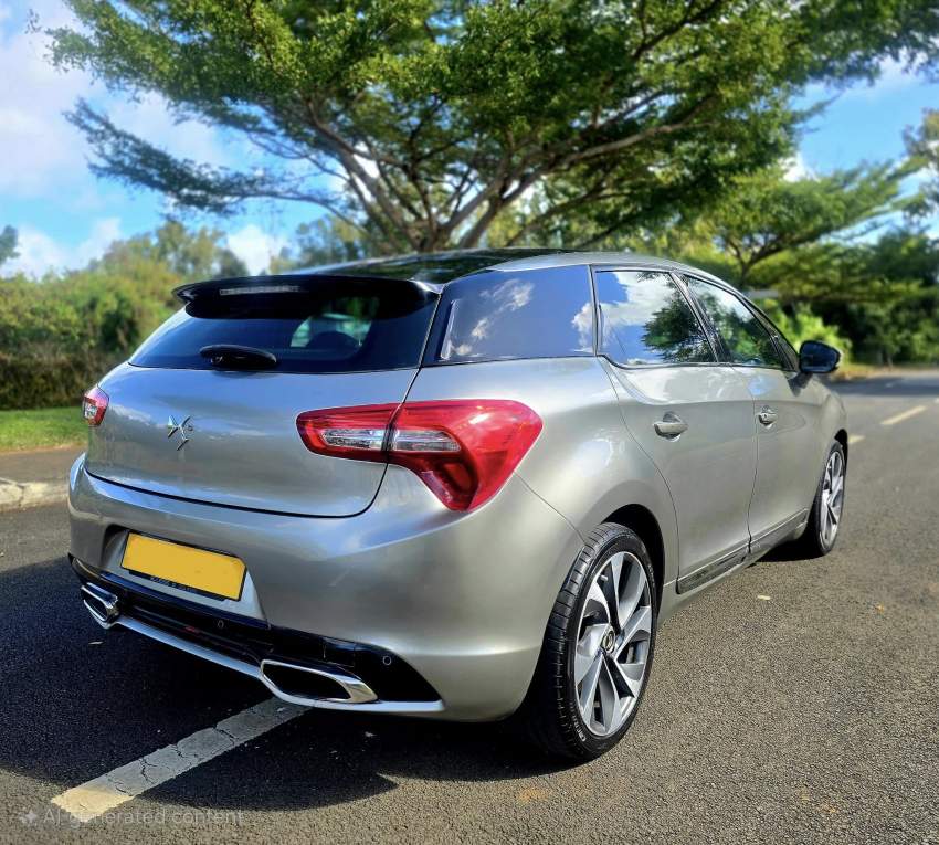 CITROEN DS 5  2014 - 4 - Family Cars  on Aster Vender