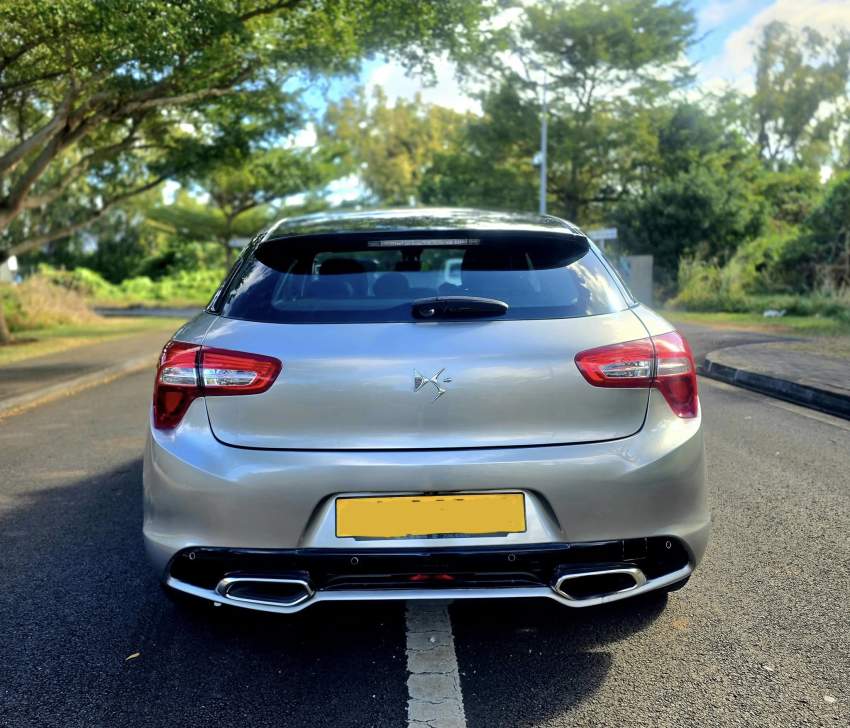 CITROEN DS 5  2014 - 3 - Family Cars  on Aster Vender