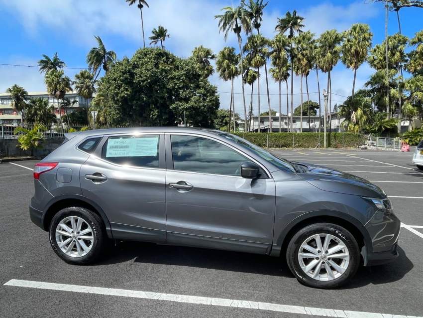 Nissan Qashqai - 3 - SUV Cars  on Aster Vender