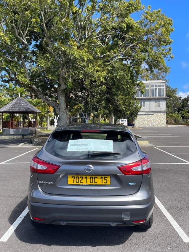 Nissan Qashqai - 2 - SUV Cars  on Aster Vender