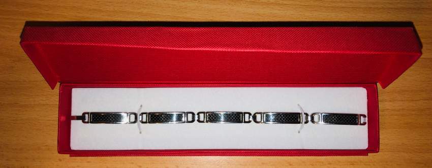 Mens Carbon Fiber Stainless Steel Bracelet on Aster Vender