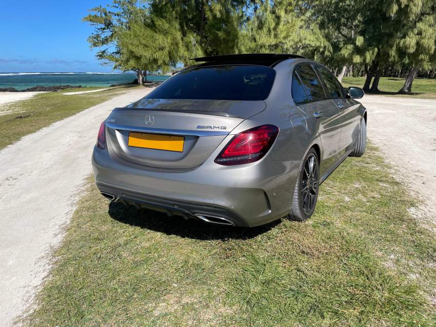 Mercedes-Benz C200 AMG Line 2019 - 3 - Luxury Cars  on Aster Vender