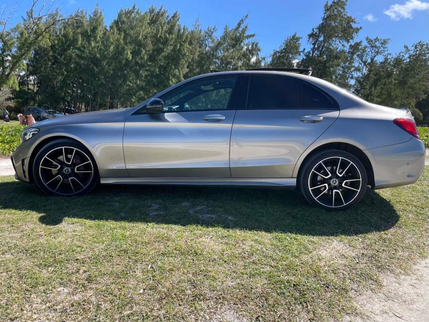 Mercedes-Benz C200 AMG Line 2019 - 2 - Luxury Cars  on Aster Vender