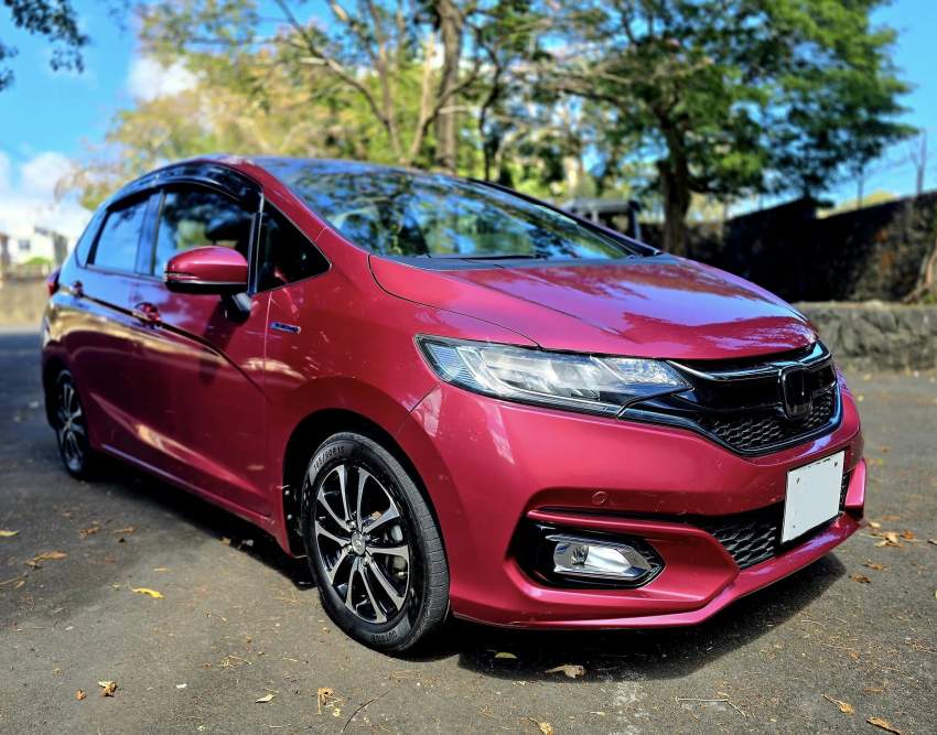 HONDA FIT HYBRID - SPECIAL EDITION - FACELIFT 2017 - 2 - Family Cars  on Aster Vender