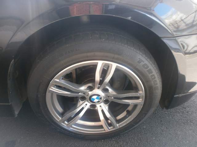 BMW 523i - 3 - Family Cars  on Aster Vender