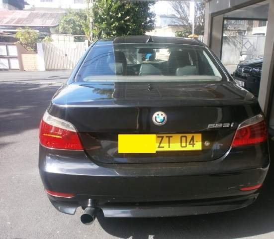BMW 523i - 1 - Family Cars  on Aster Vender