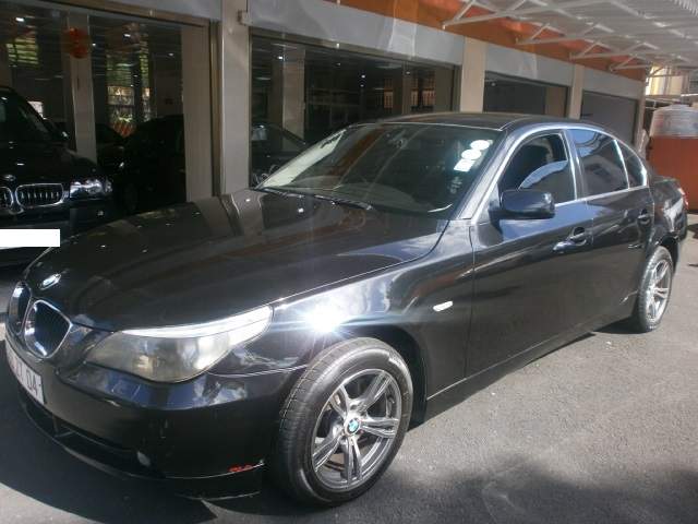 BMW 523i - 2 - Family Cars  on Aster Vender