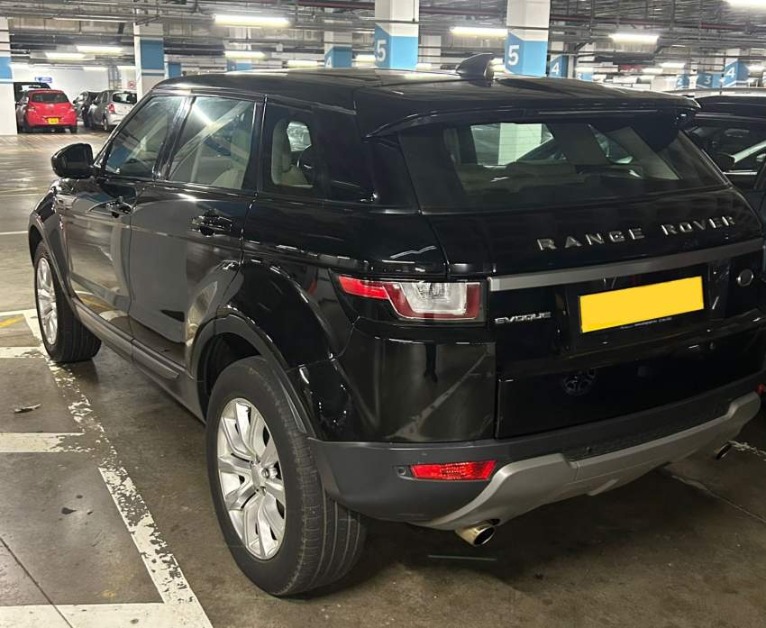 Range Rover Evoque 2018 - 2 - SUV Cars  on Aster Vender