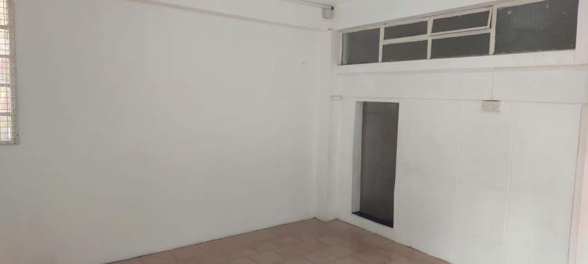 Espace commercial à louer - 1 - Commercial Space  on Aster Vender