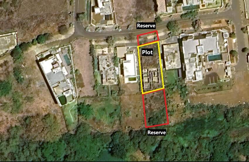 Spacious Plot with Generous Reserves - Morc Green Creek, Flic-en-Flac - 1 - Land  on Aster Vender