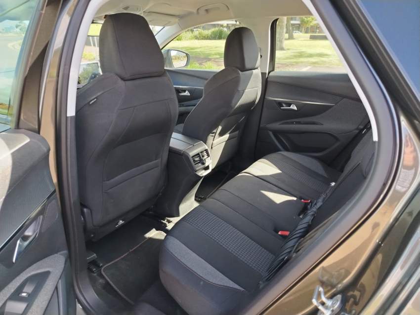 Peugeot 3008 JL 2020 - 4 - Family Cars  on Aster Vender