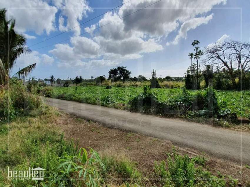 Residential land of 25 perches is for sale in L'Espérance Trébuchet on Aster Vender