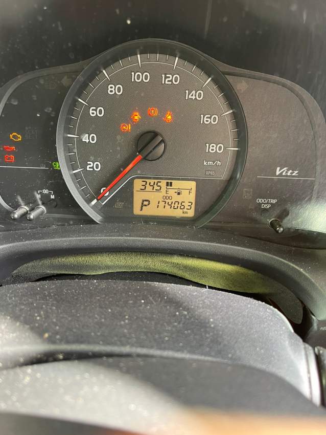 Toyata Vitz - 4 - Compact cars  on Aster Vender