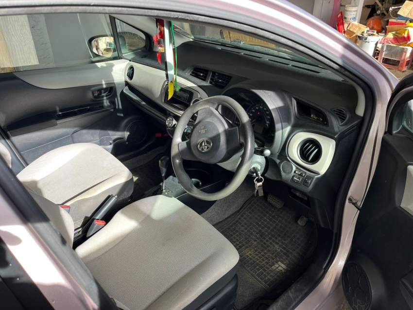 Toyata Vitz - 3 - Compact cars  on Aster Vender