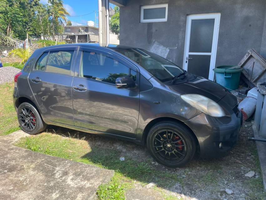 Toyota Yaris 2010 - 1 - Family Cars  on Aster Vender
