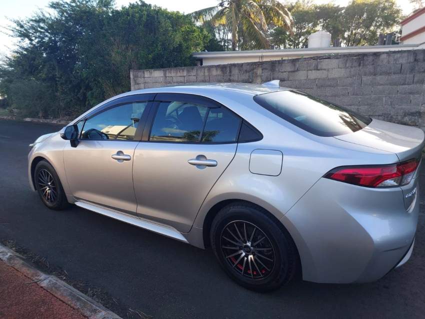 Toyota Corolla Sport Hybrid 2021 - 3 - Family Cars  on Aster Vender