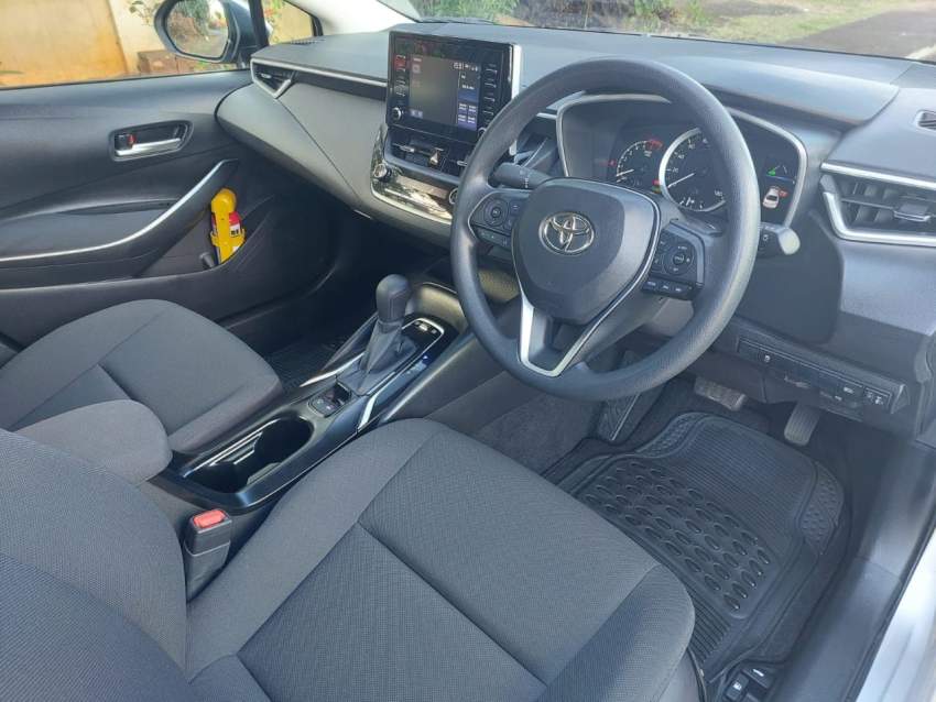 Toyota Corolla Sport Hybrid 2021 - 5 - Family Cars  on Aster Vender