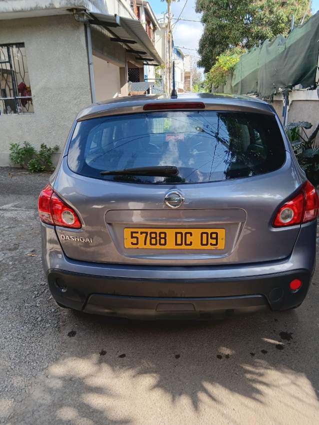 Nissan Qashqai - 2 - SUV Cars  on Aster Vender