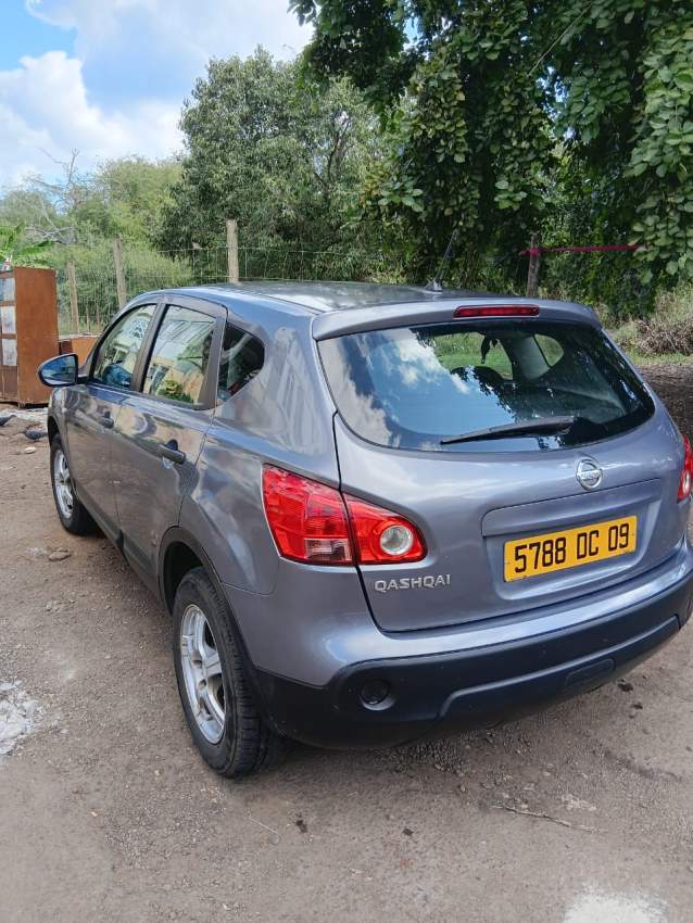 Nissan Qashqai - 6 - SUV Cars  on Aster Vender