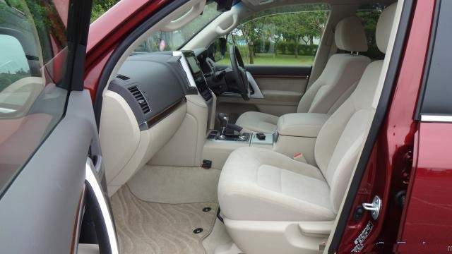 Toyota Land Cruiser   (20180) - 7 - Luxury Cars  on Aster Vender