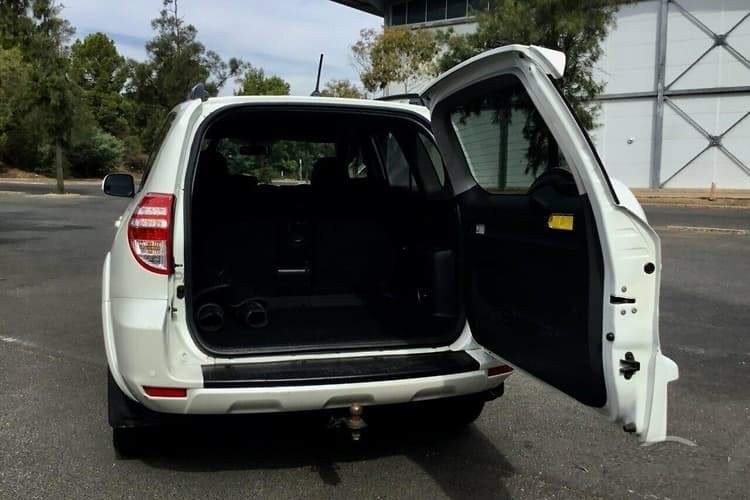 2011 toyota RAV4 Manual Drive - 5 - Family Cars  on Aster Vender