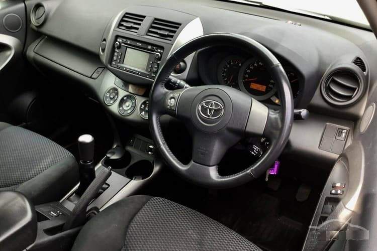 2011 toyota RAV4 Manual Drive - 8 - Family Cars  on Aster Vender