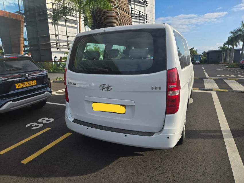 Hyundai H1 Microbus Year 2019 - 1 - Passenger Van  on Aster Vender