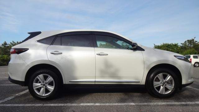 TOYOTA HARRIER 2018 - 3 - SUV Cars  on Aster Vender