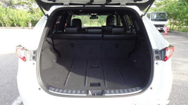 TOYOTA HARRIER 2018 - 6 - SUV Cars  on Aster Vender