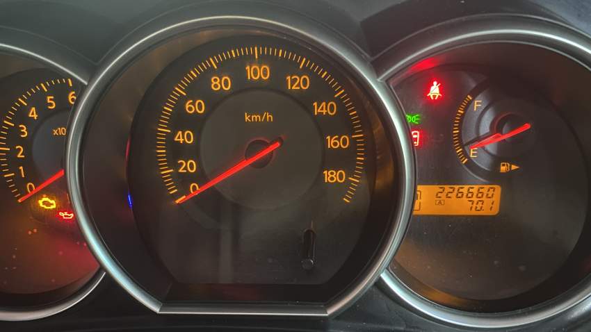 Nissan Tiida 2005 Auto, good condition, just needs small touch-ups - 3 - Family Cars  on Aster Vender