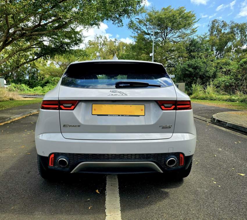 JAGUAR E-PACE SPORT P250 AWD 2018 - 3 - SUV Cars  on Aster Vender