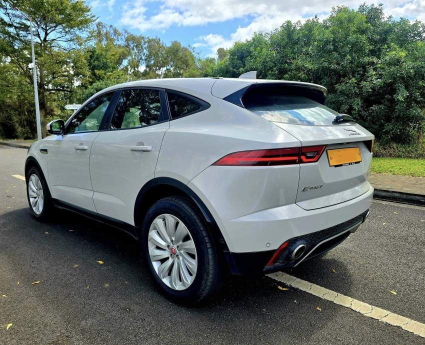 JAGUAR E-PACE SPORT P250 AWD 2018 - 2 - SUV Cars  on Aster Vender