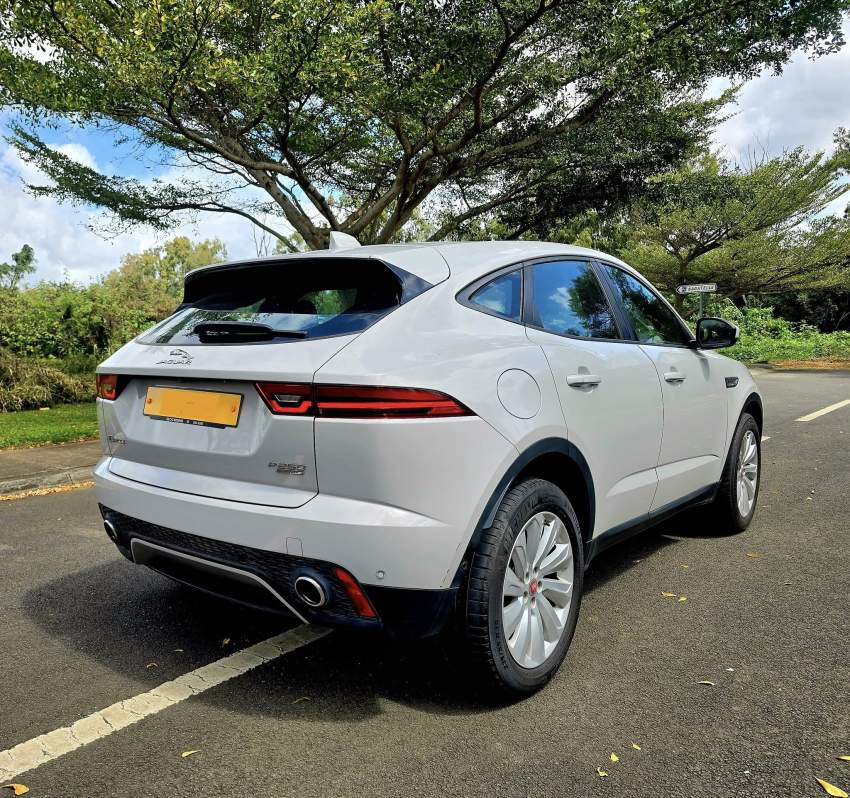 JAGUAR E-PACE SPORT P250 AWD 2018 - 4 - SUV Cars  on Aster Vender