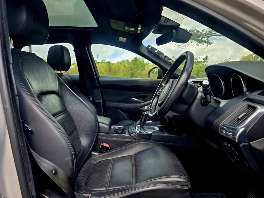 JAGUAR E-PACE SPORT P250 AWD 2018 - 6 - SUV Cars  on Aster Vender