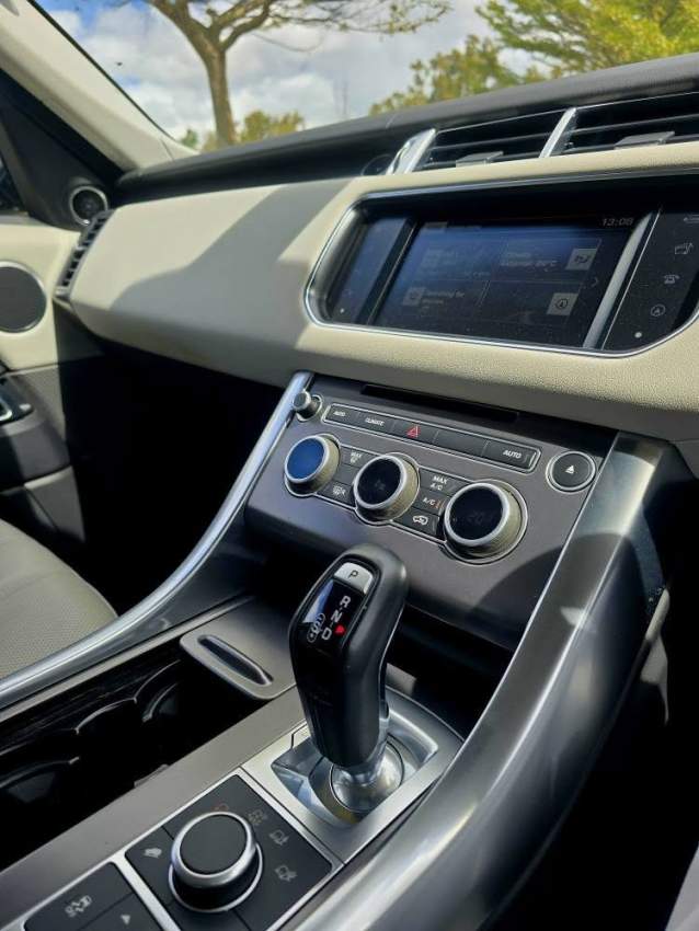 RANGE ROVER SPORT 3.0 TDV6 2017 - 9 - SUV Cars  on Aster Vender