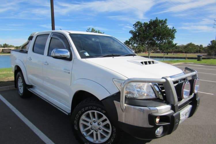 2014 TOYOTA HILUX on Aster Vender