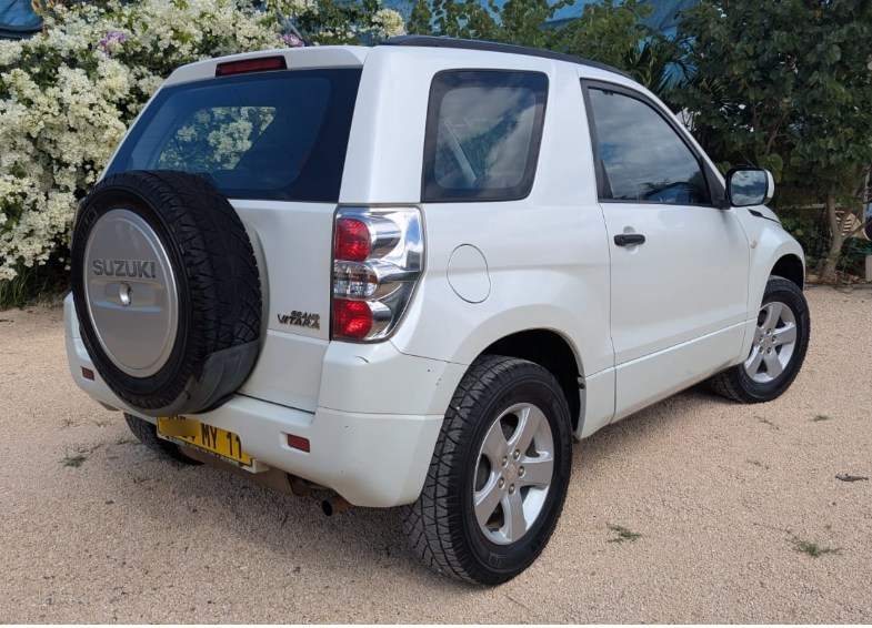 Suzuki Vitara - 1 - SUV Cars  on Aster Vender
