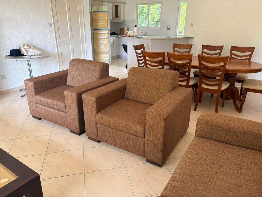 SOFA + 2 FAUTEUILS + TABLE BASSE - 1 - Sofas couches  on Aster Vender