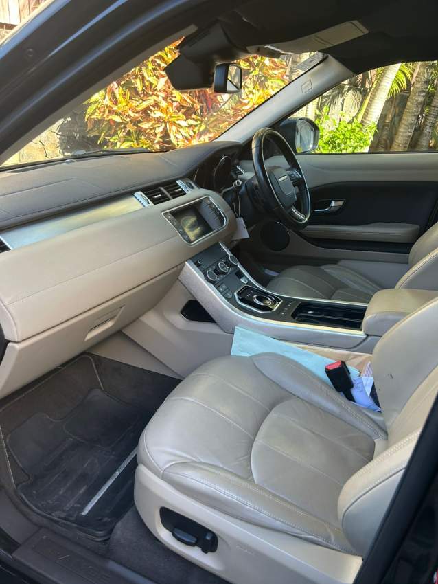 Range Rover Evoque 2018 - 4 - Luxury Cars  on Aster Vender