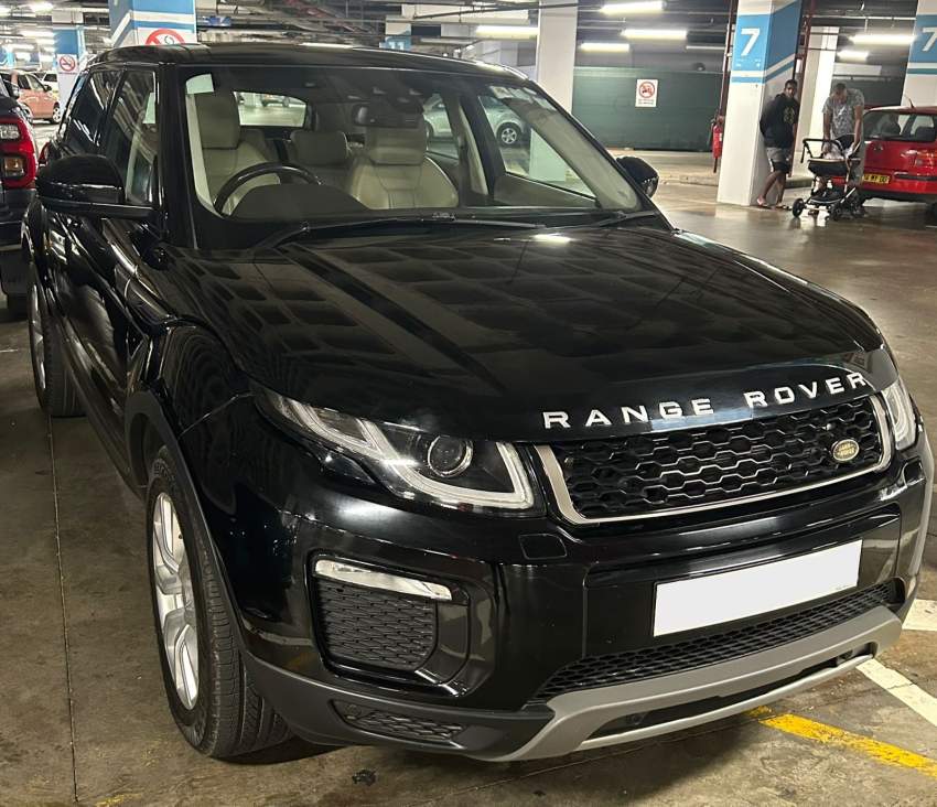 Range Rover Evoque 2018 - 1 - Luxury Cars  on Aster Vender