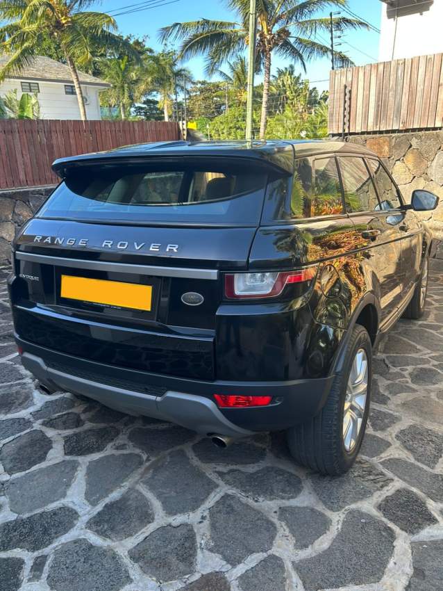 Range Rover Evoque 2018 - 3 - Luxury Cars  on Aster Vender